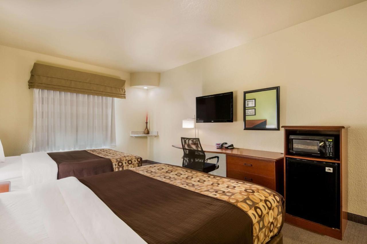 Surestay Plus Hotel By Best Western Near Seaworld San Antonio Exterior foto